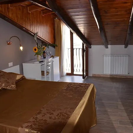 לינה וארוחת בוקר Casa Bellavista קסטלמולה