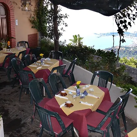 ベッド・アンド・ブレックファスト Casa Bellavista カステルモーラ